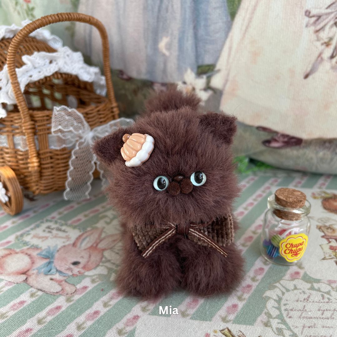 Brown Kitten Collection