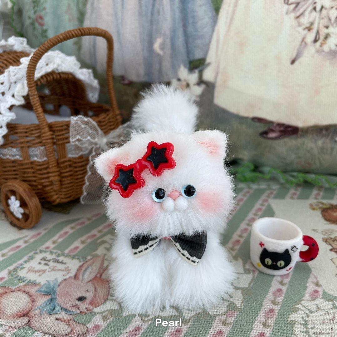 White Kitten Collection
