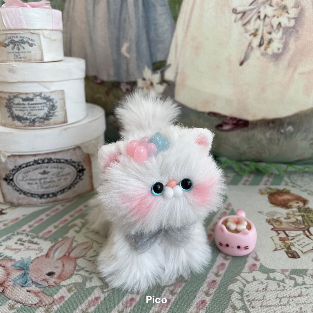 White Kitten Collection