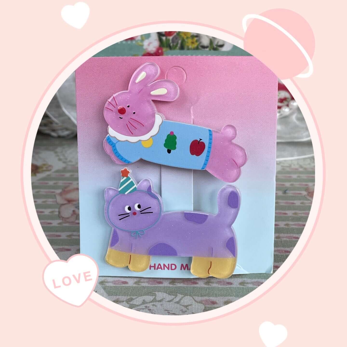 Adorable cat and rabbit Zootopia clips for bags or clothing, adds a cute touch with versatile use.