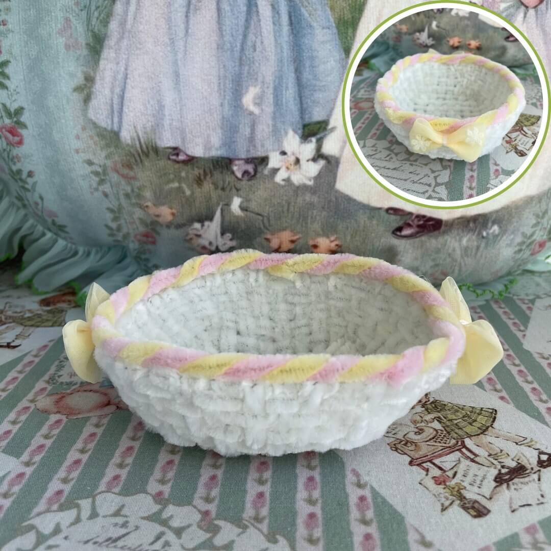 Handmade whimsy cradle for kittens or puppies, ideal for dollhouses or dioramas, with a delicate, pastel design. Perfect decoration or gift.