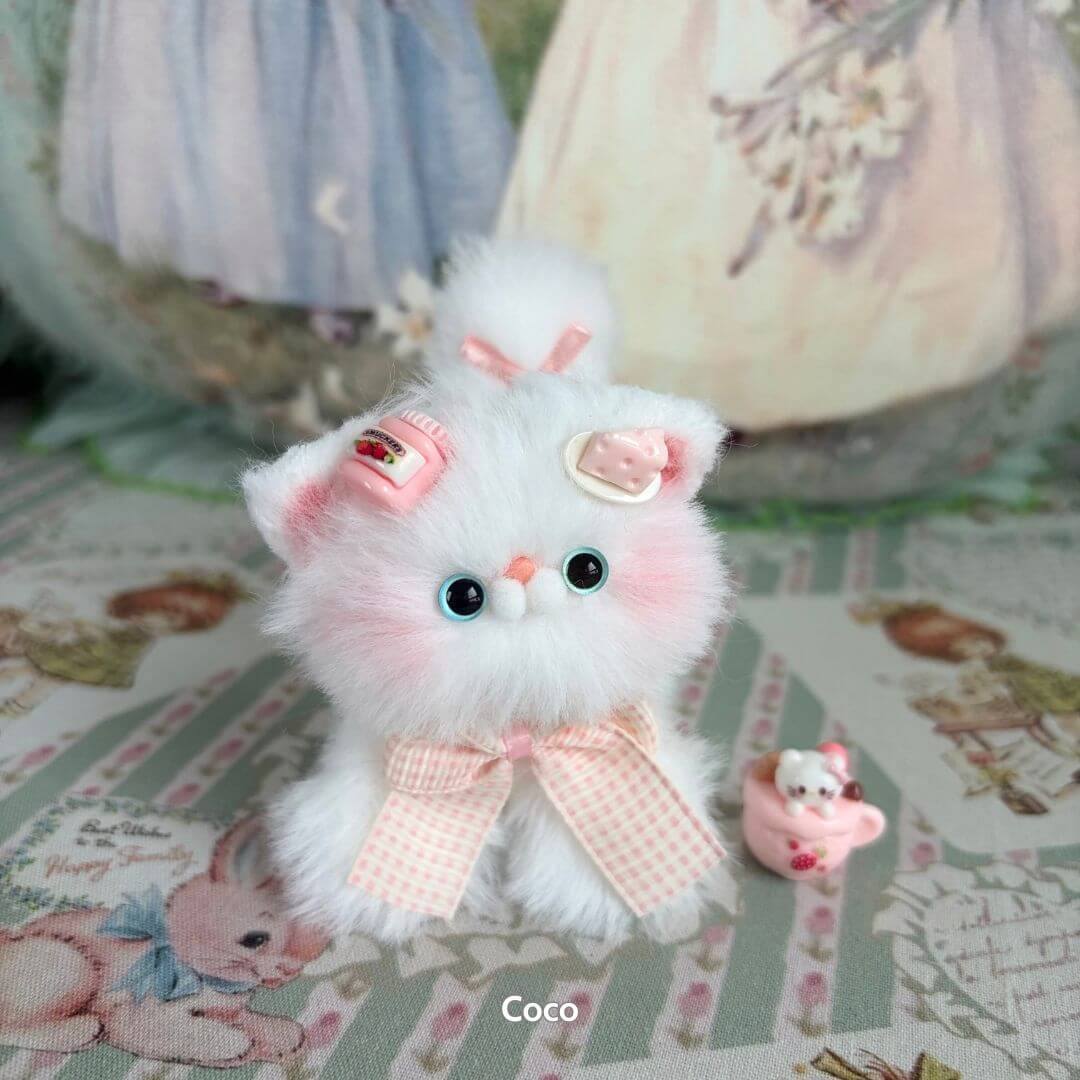 White Kitten Collection