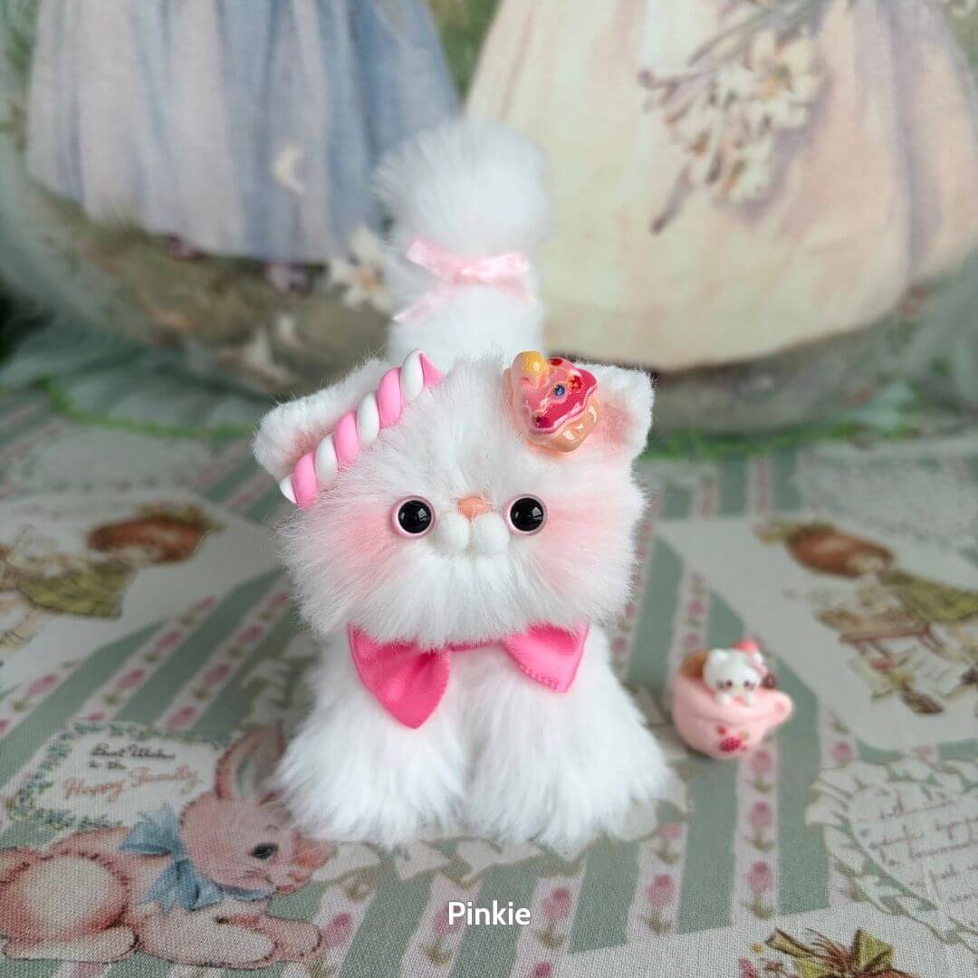 White Kitten Collection