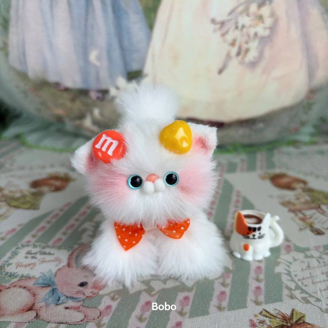 White Kitten Collection