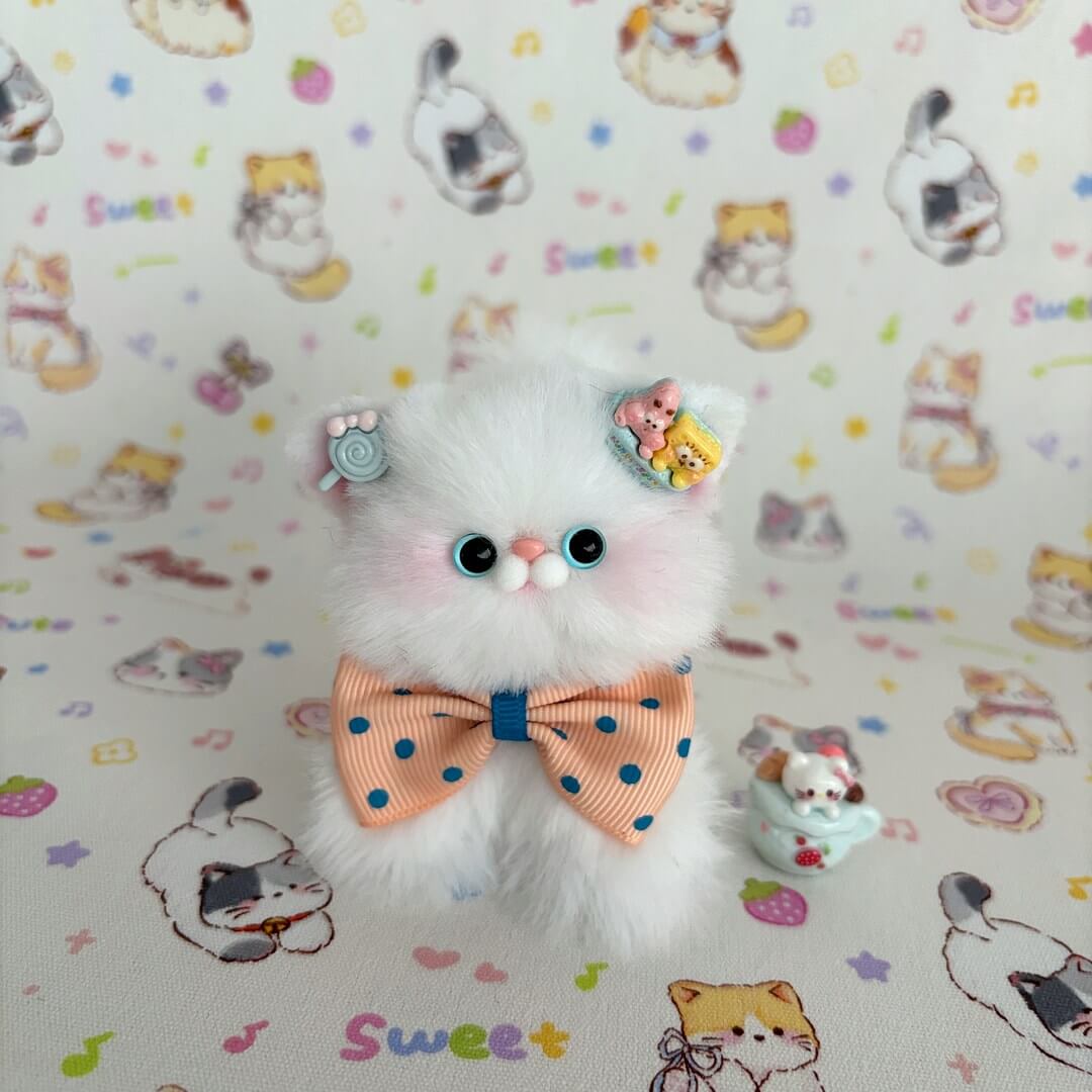 White Kitten Collection